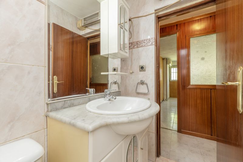 Stylish Bathroom Makeovers